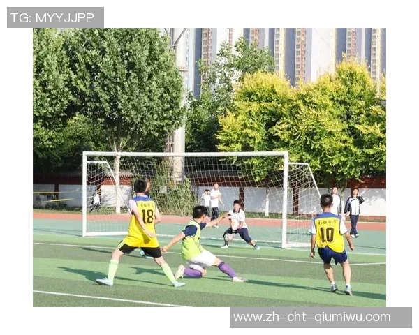 西安足球俱乐部奋力拼搏新赛季展现青春风采与团队精神